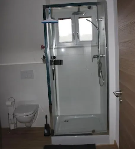 Eifelhaeusje Schaefer Apartman *